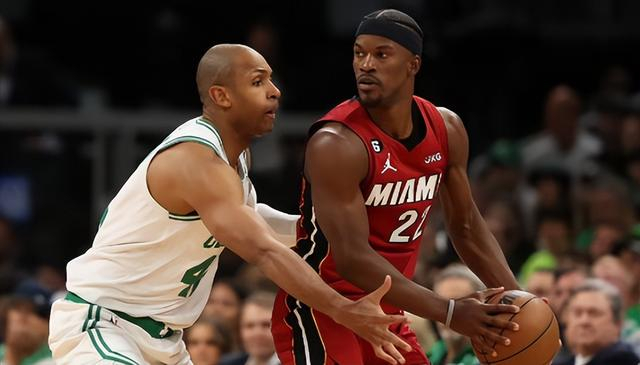 内球员间深 内球员间深